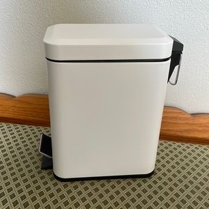 Rectangular Step Trash Can 5 liter/ 1.3 Gallon - Matte White - Stainless Steel